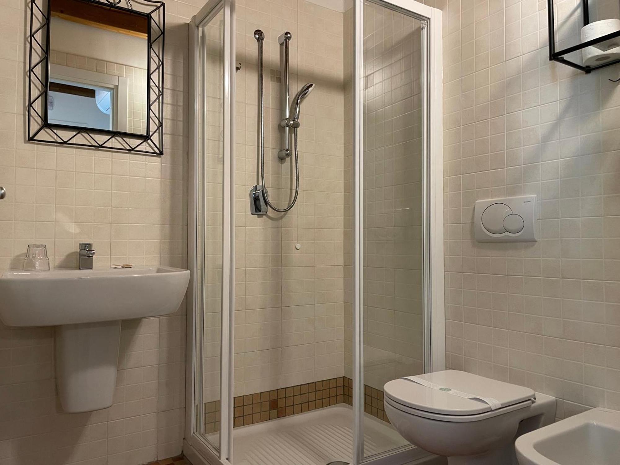 Aparthotel Residenza Le Due Torri Riva del Garda Esterno foto
