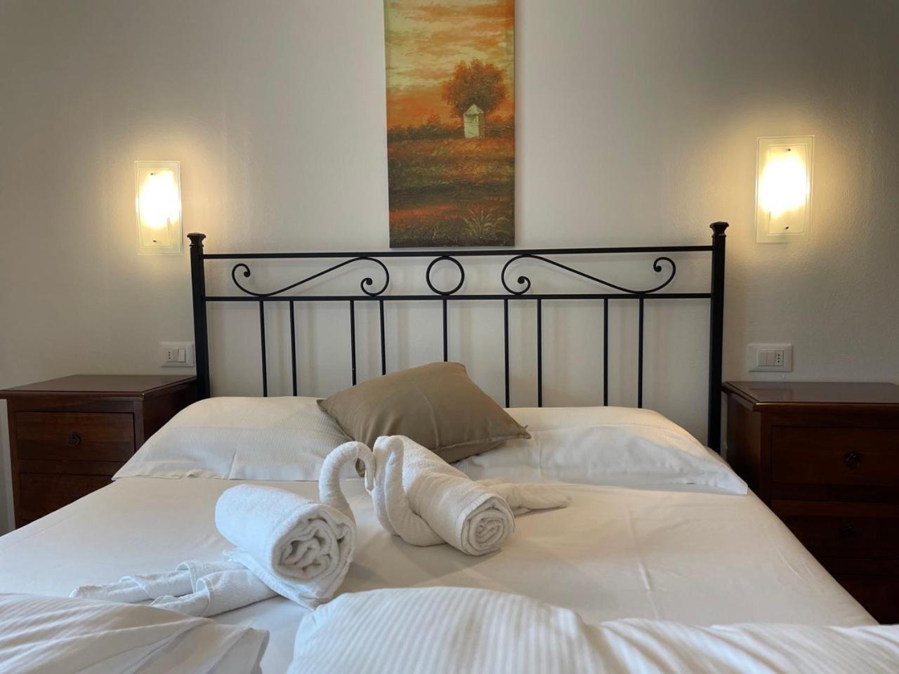 Aparthotel Residenza Le Due Torri Riva del Garda Esterno foto